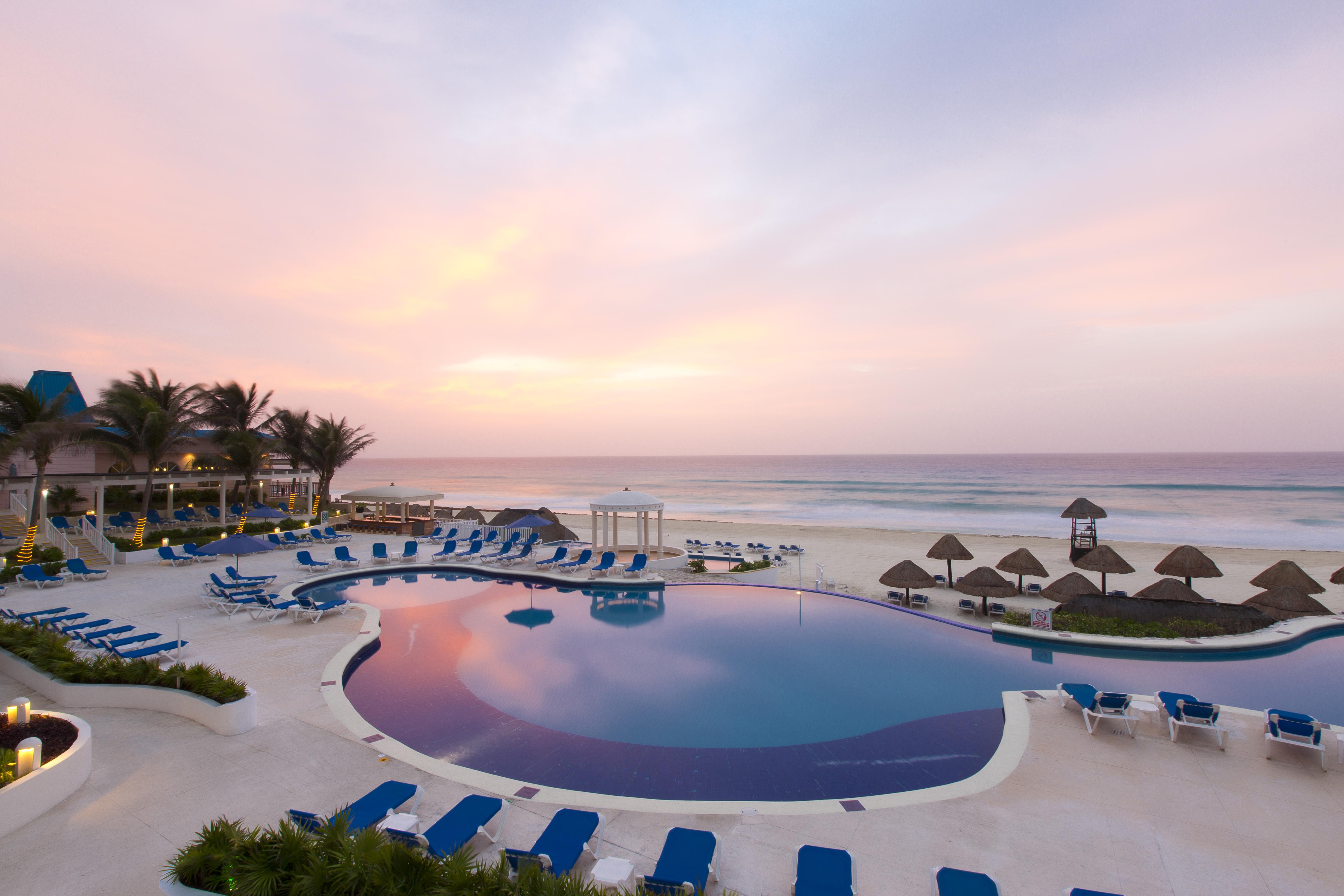 Golden Parnassus Resort & Spa (Adults Only) Cancun Exterior photo